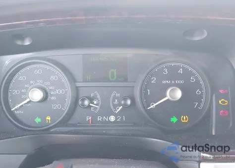 2011 Lincoln Town Car Signature Limited z USA, uszkodzony, nr VIN 2LNBL8CV4BX752533